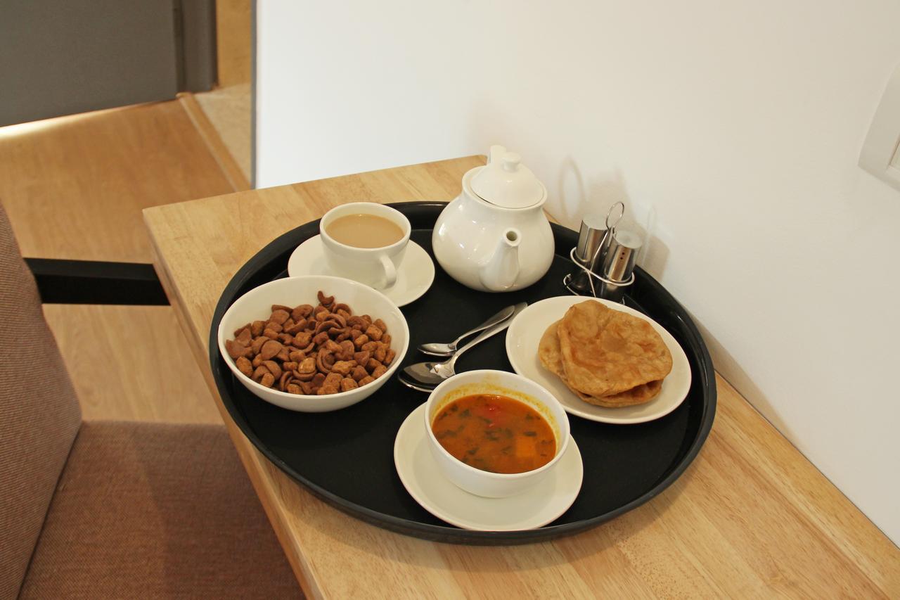 Oyo 11526 Hotel Apollo آغْرا المظهر الخارجي الصورة