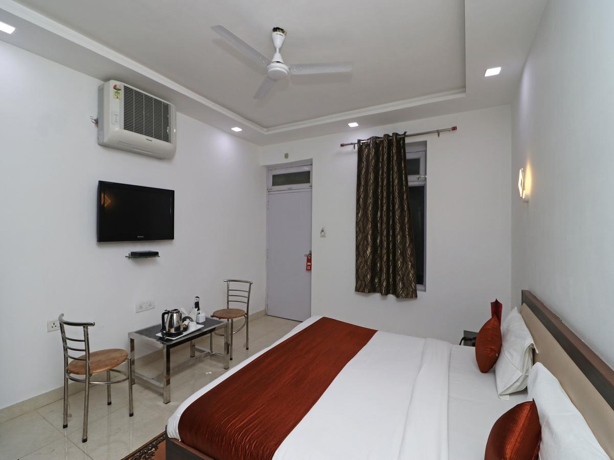 Oyo 11526 Hotel Apollo آغْرا المظهر الخارجي الصورة