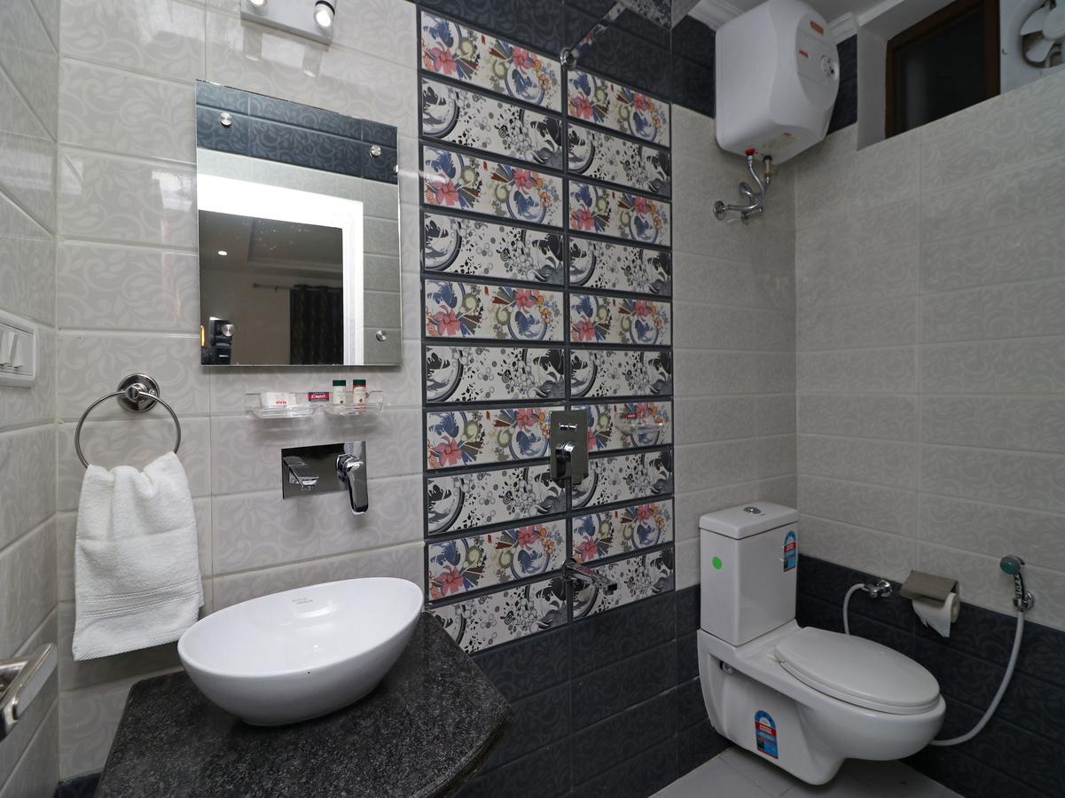 Oyo 11526 Hotel Apollo آغْرا المظهر الخارجي الصورة