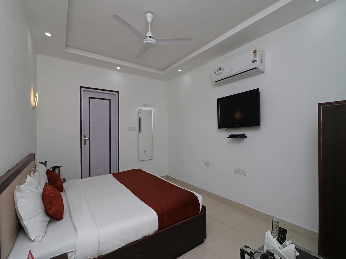 Oyo 11526 Hotel Apollo آغْرا المظهر الخارجي الصورة