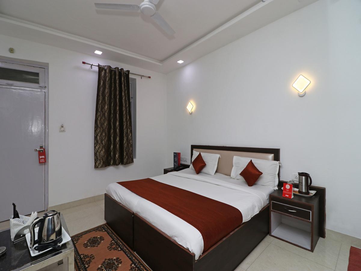 Oyo 11526 Hotel Apollo آغْرا المظهر الخارجي الصورة