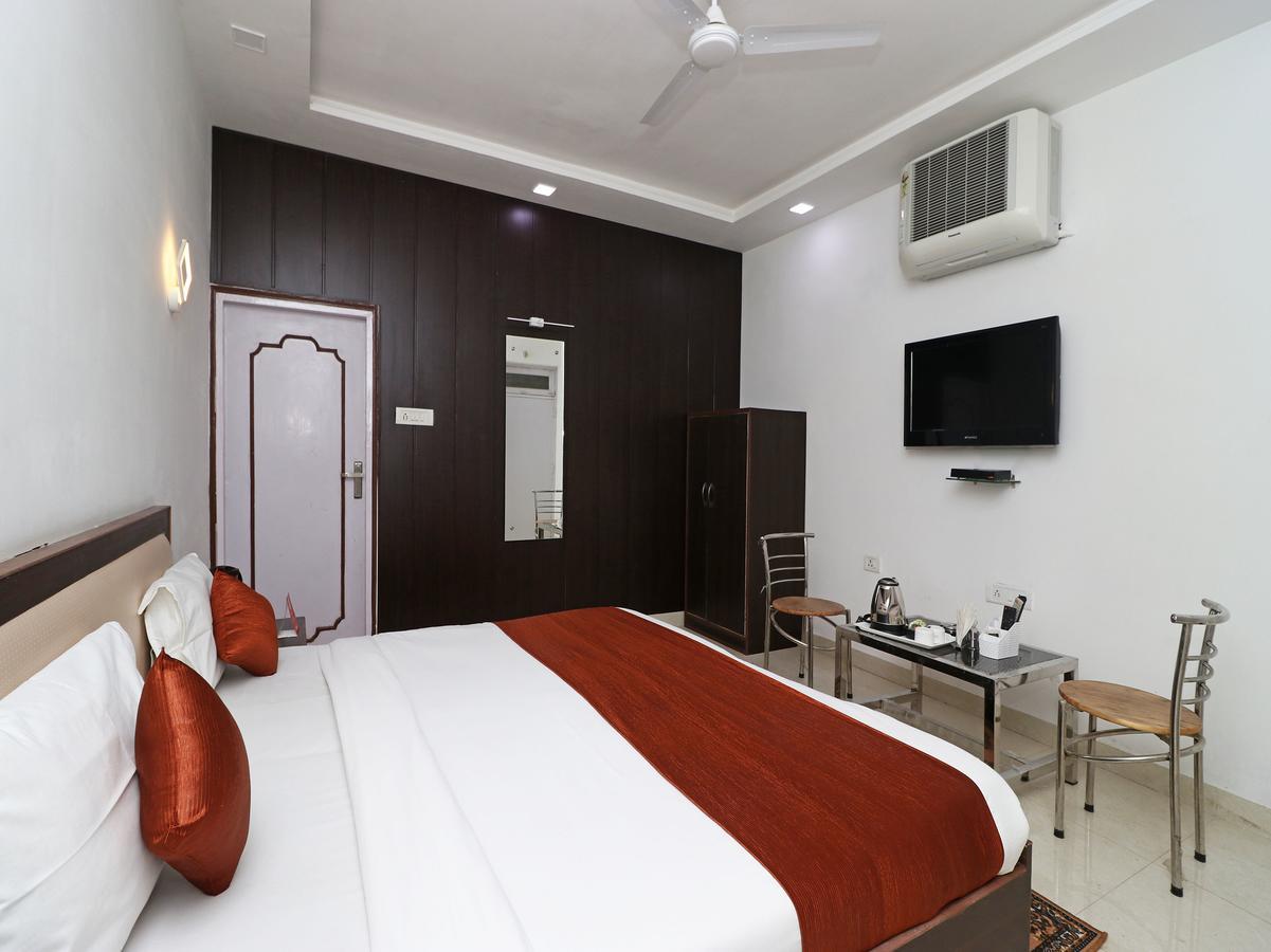 Oyo 11526 Hotel Apollo آغْرا المظهر الخارجي الصورة