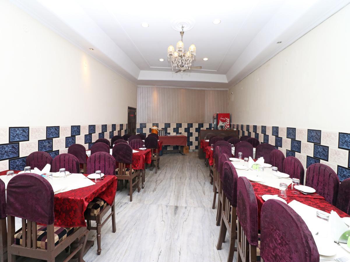 Oyo 11526 Hotel Apollo آغْرا المظهر الخارجي الصورة