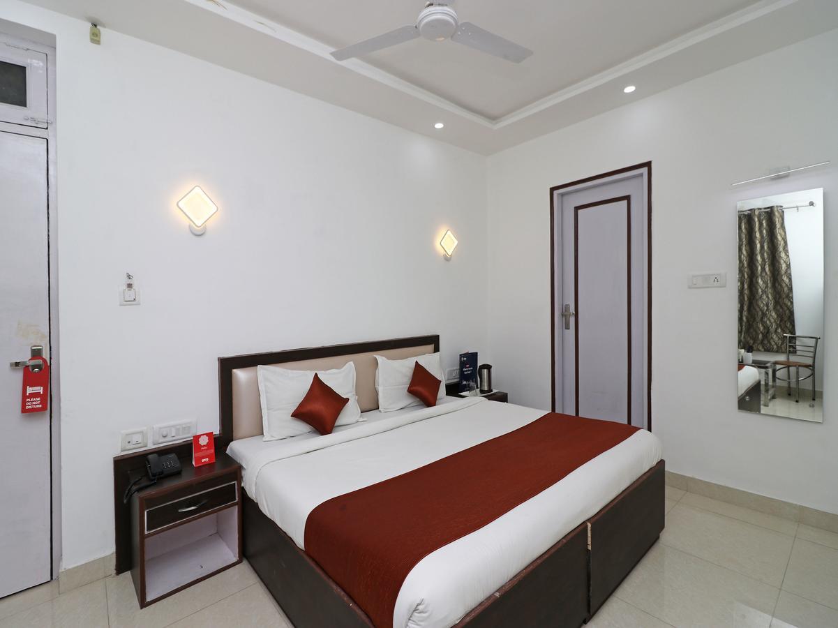 Oyo 11526 Hotel Apollo آغْرا المظهر الخارجي الصورة